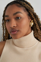 statement oorbellen floral pearl