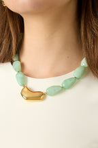 Ketting met asymmetrische statementkraal
