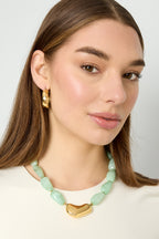 Ketting met asymmetrische statementkraal